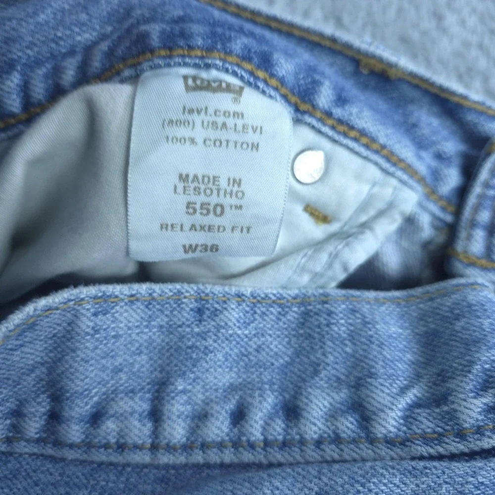 Levis 550 Denim Shorts Mens 36 Blue Relaxed Fit Bermuda Light Wash 12 Inseam